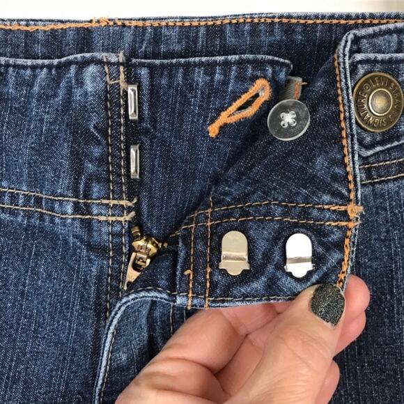 Levi’s Size 8 Denim Jean Capri Pants - Picture 5 of 8